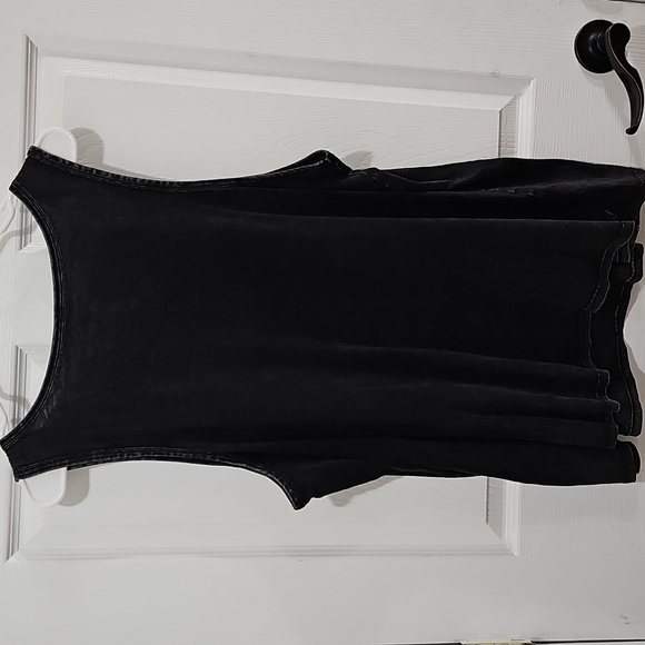 Torrid Goosebumps Classic Fit Crew Tank - Picture 4 of 6